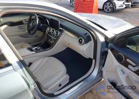 2016 Mercedes-Benz C 300 Luxury из США, поврежденный, VIN 55SWF4JBXGU115554